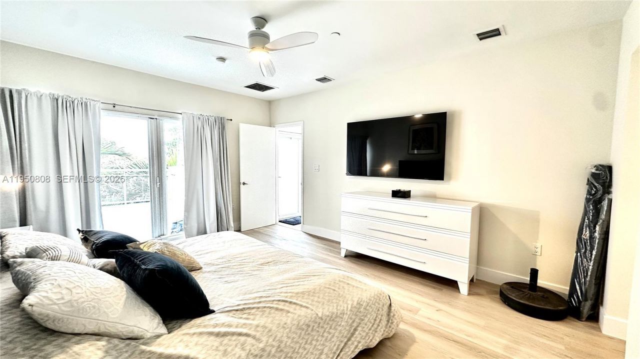 814 NE 19th Ave , Fort Lauderdale, FL 33304 Photo