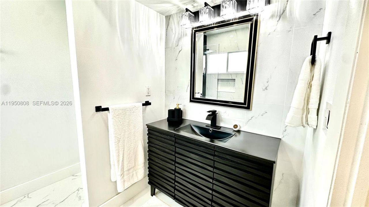 814 NE 19th Ave , Fort Lauderdale, FL 33304 Photo