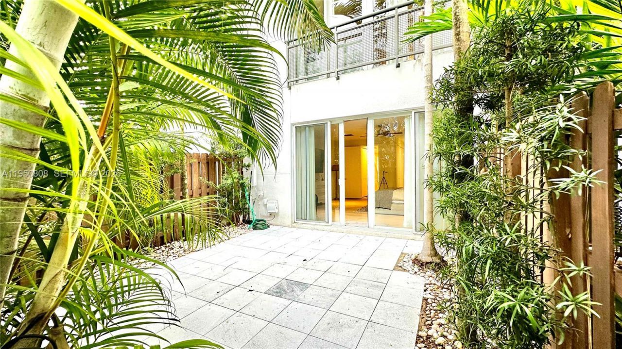 814 NE 19th Ave , Fort Lauderdale, FL 33304 Photo