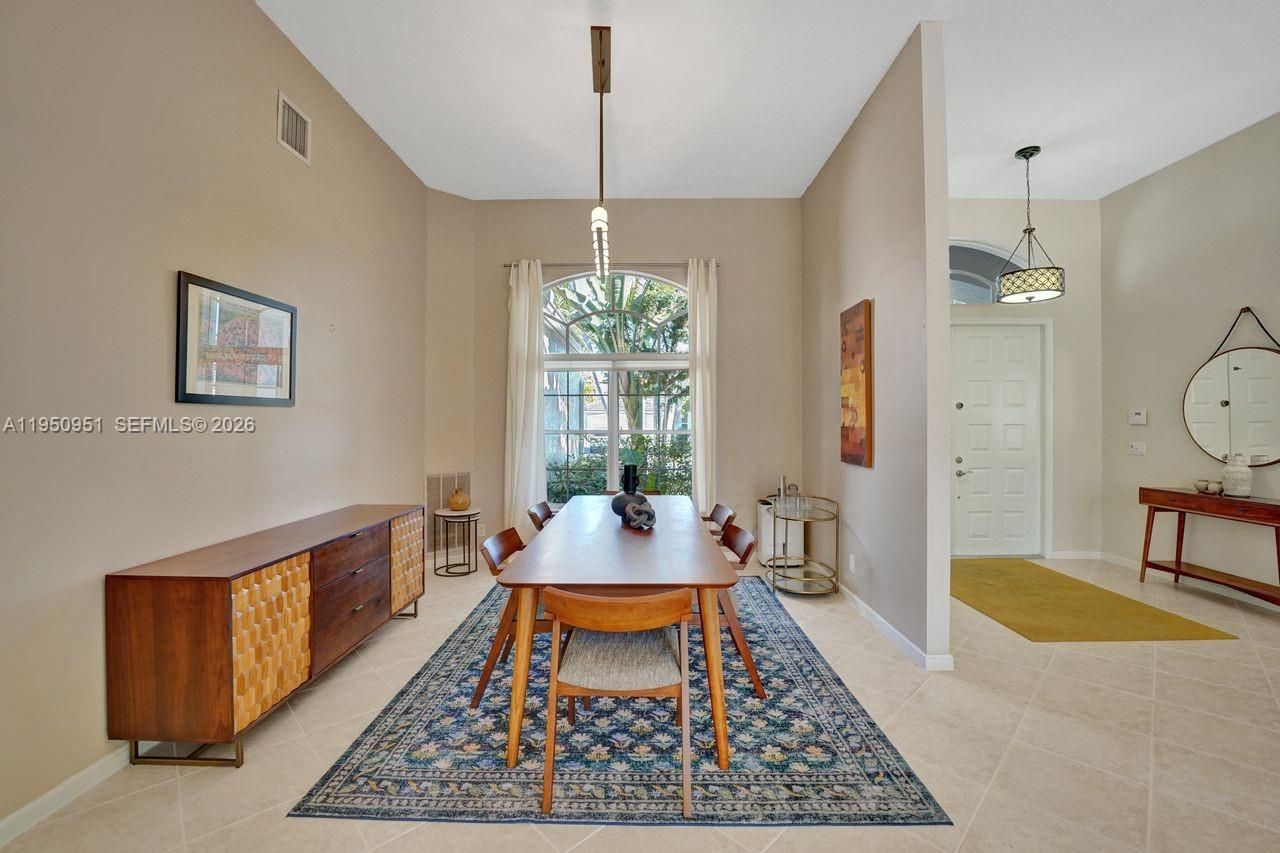 2533 Eagle Run Cir, Weston, FL 33327 Photo