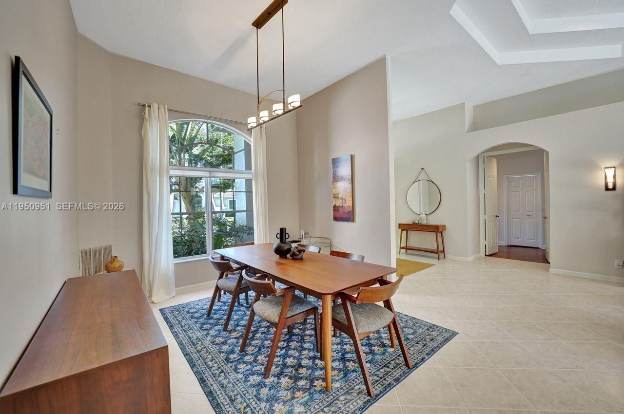 2533 Eagle Run Cir, Weston, FL 33327 Photo