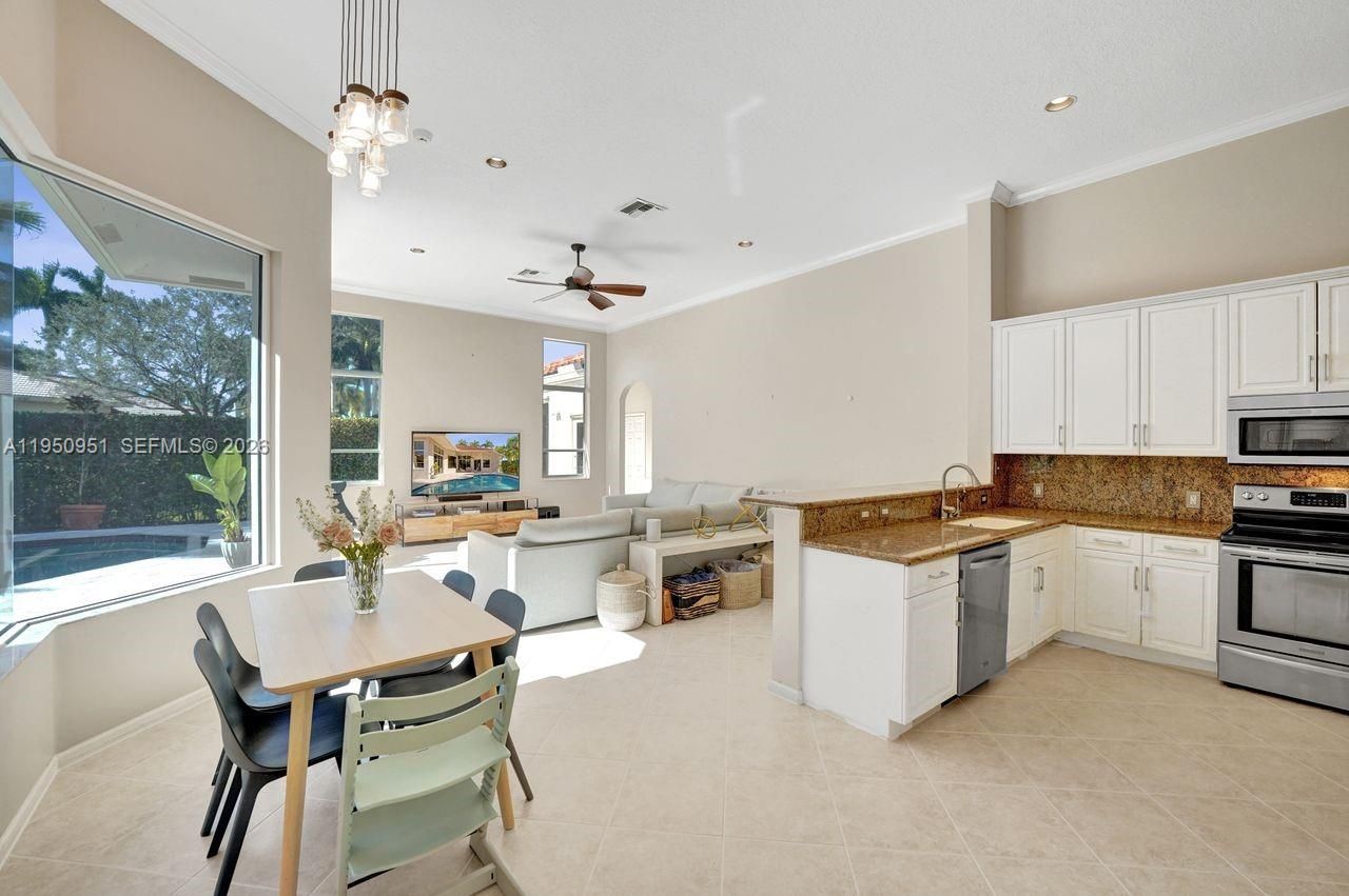 2533 Eagle Run Cir, Weston, FL 33327 Photo