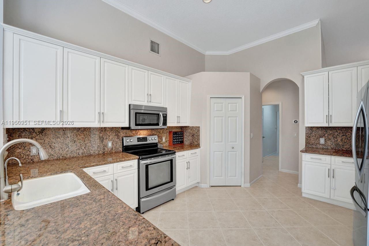 2533 Eagle Run Cir, Weston, FL 33327 Photo