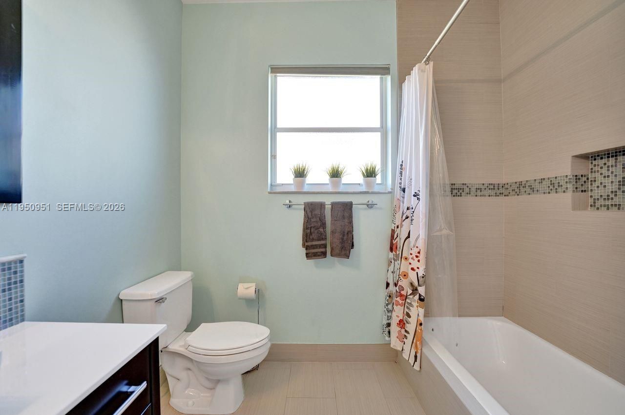 2533 Eagle Run Cir, Weston, FL 33327 Photo