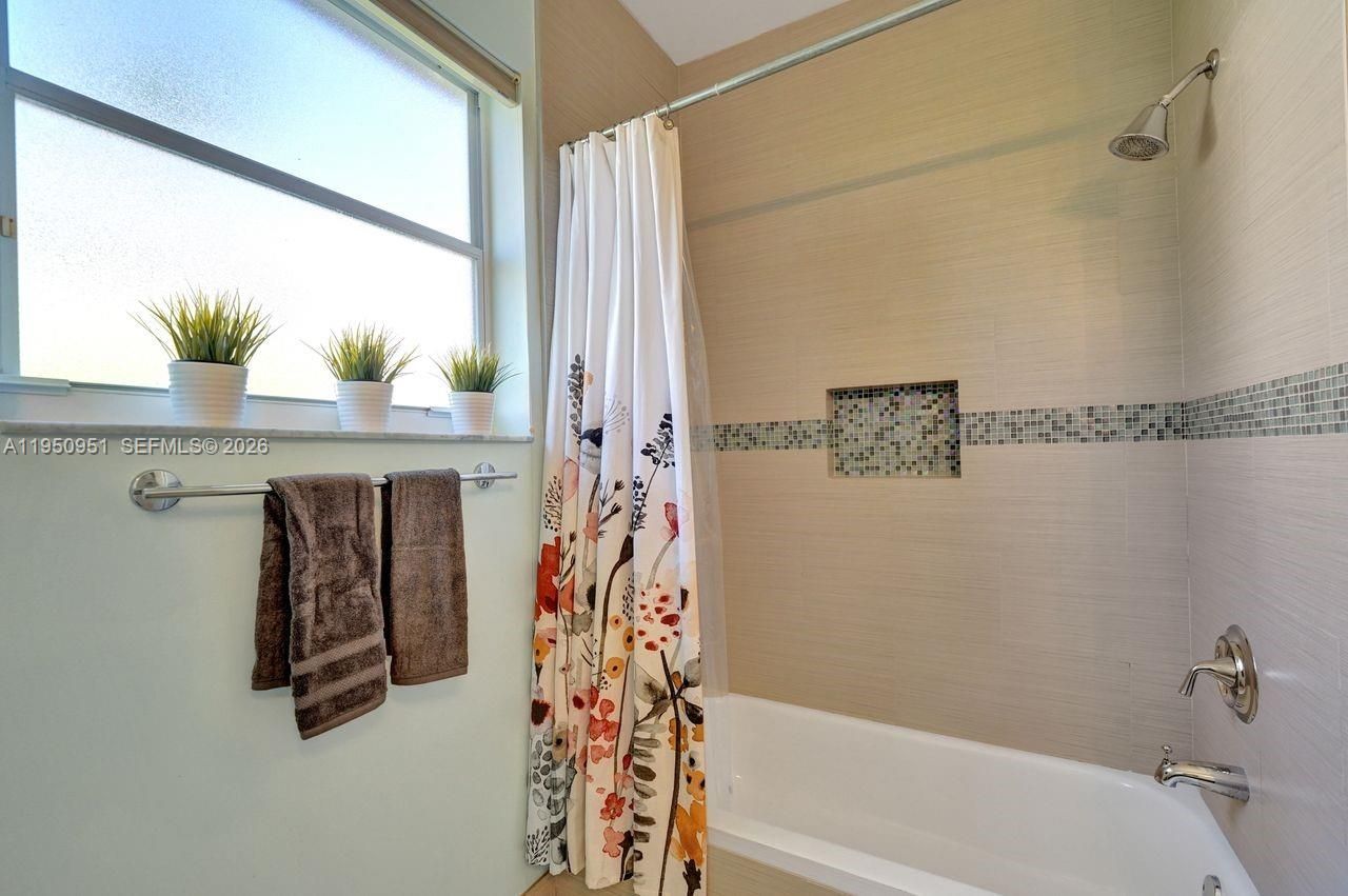 2533 Eagle Run Cir, Weston, FL 33327 Photo