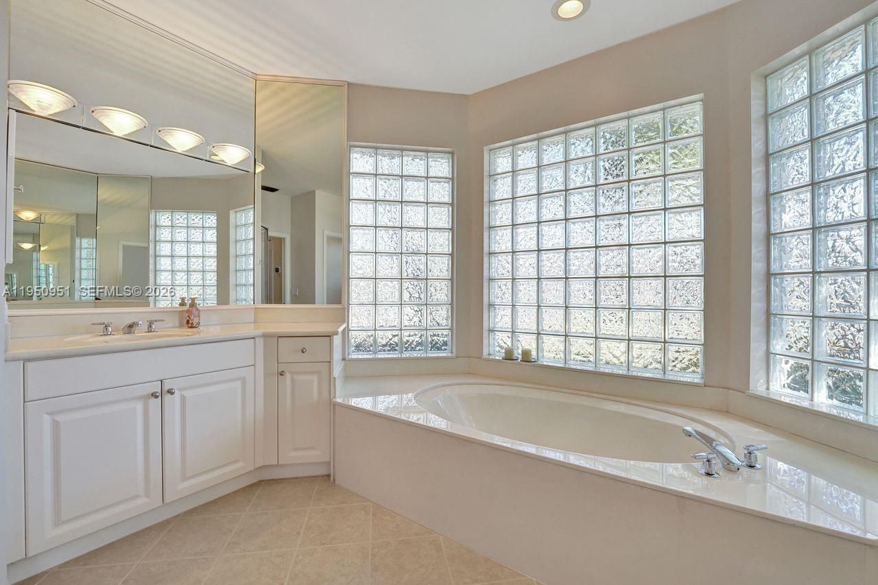 2533 Eagle Run Cir, Weston, FL 33327 Photo