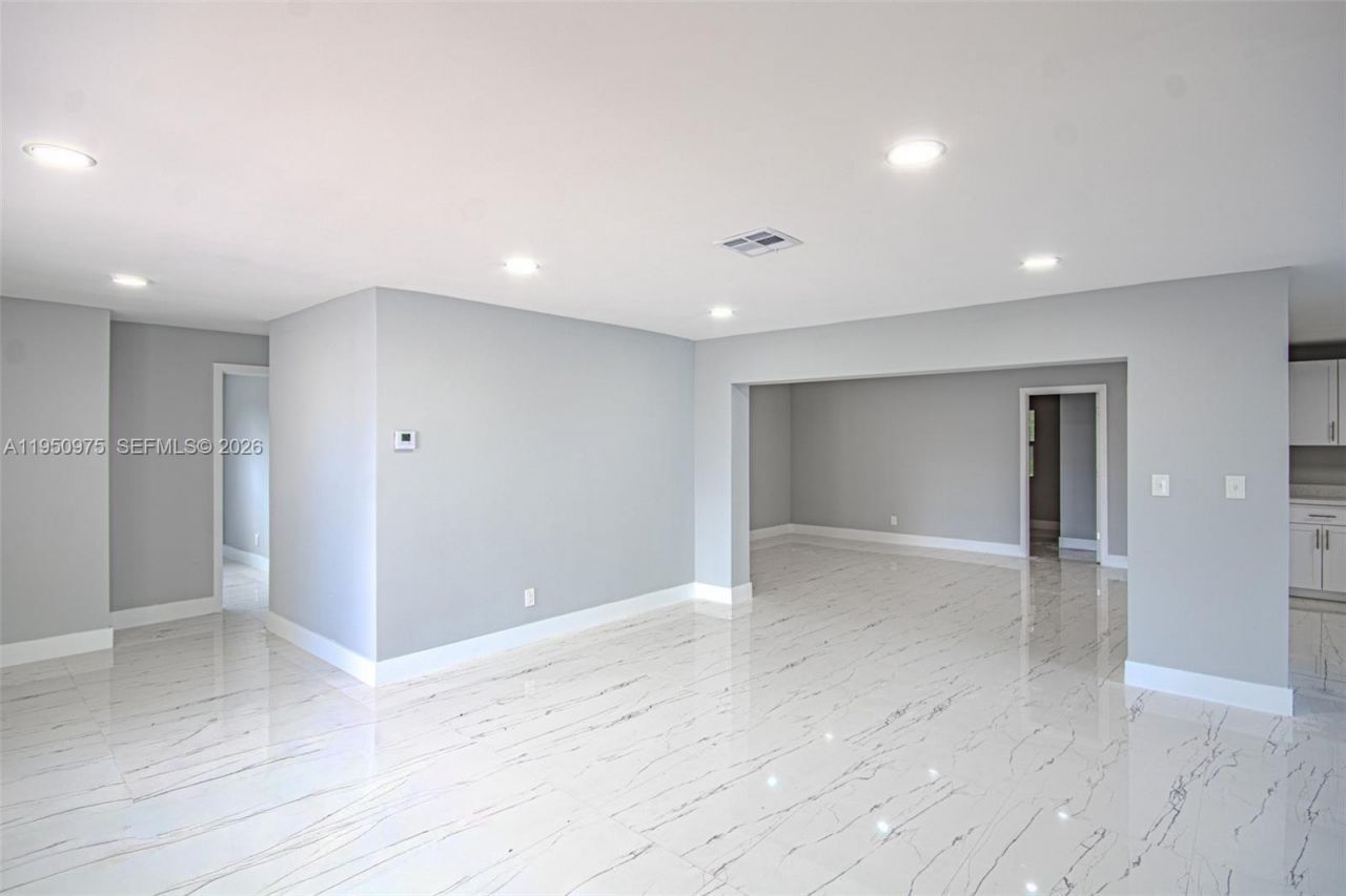 3313 NW 36th Ter, Lauderdale Lakes, FL 33309 Photo