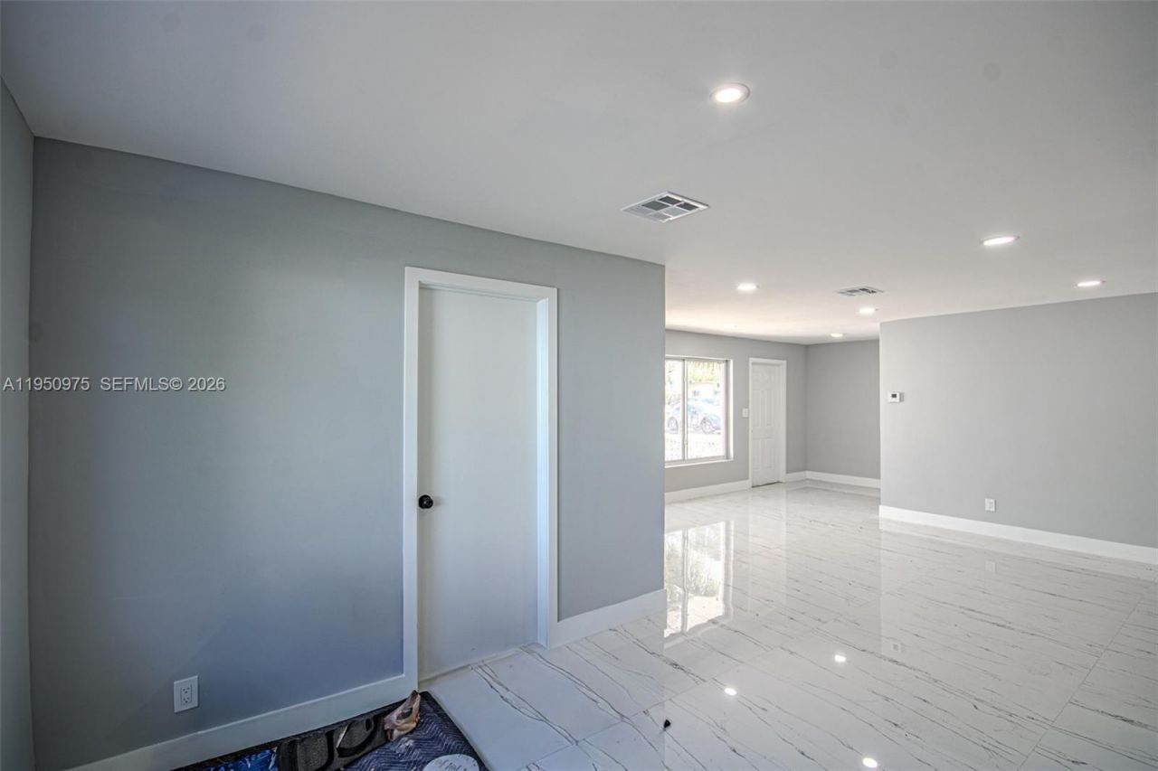 3313 NW 36th Ter, Lauderdale Lakes, FL 33309 Photo