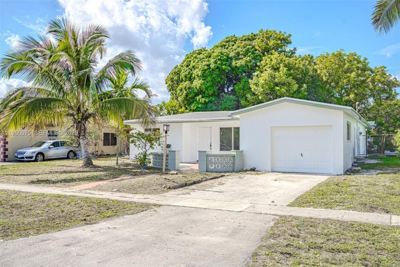 3313 NW 36th Ter, Lauderdale Lakes, FL 33309 Photo