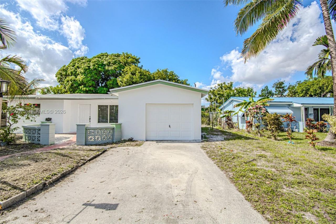 3313 NW 36th Ter, Lauderdale Lakes, FL 33309 Photo