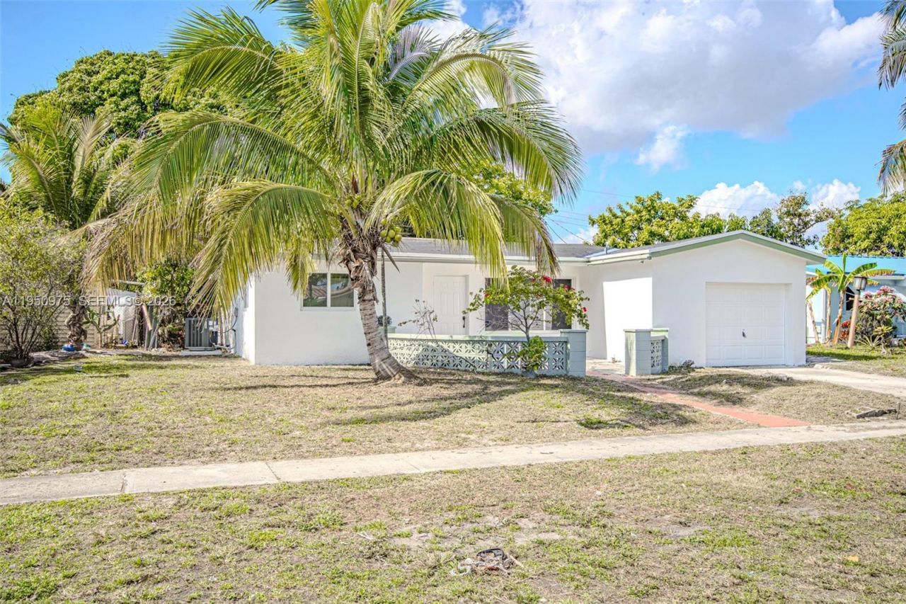 3313 NW 36th Ter, Lauderdale Lakes, FL 33309 Photo