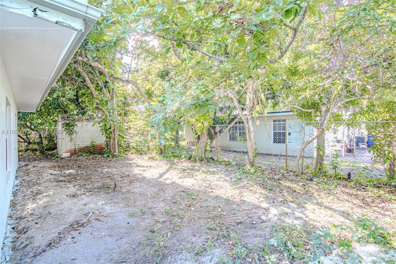 3313 NW 36th Ter, Lauderdale Lakes, FL 33309 Photo