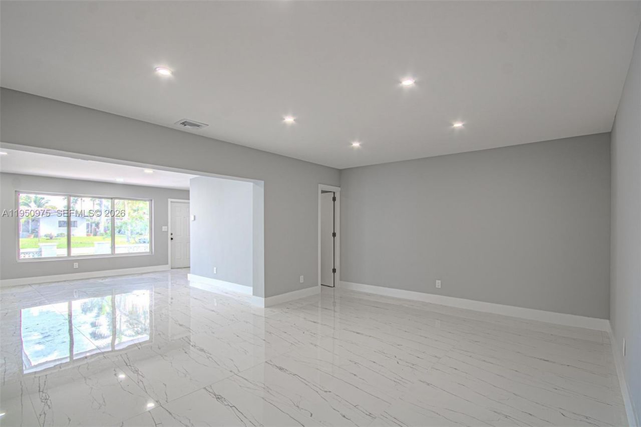 3313 NW 36th Ter, Lauderdale Lakes, FL 33309 Photo