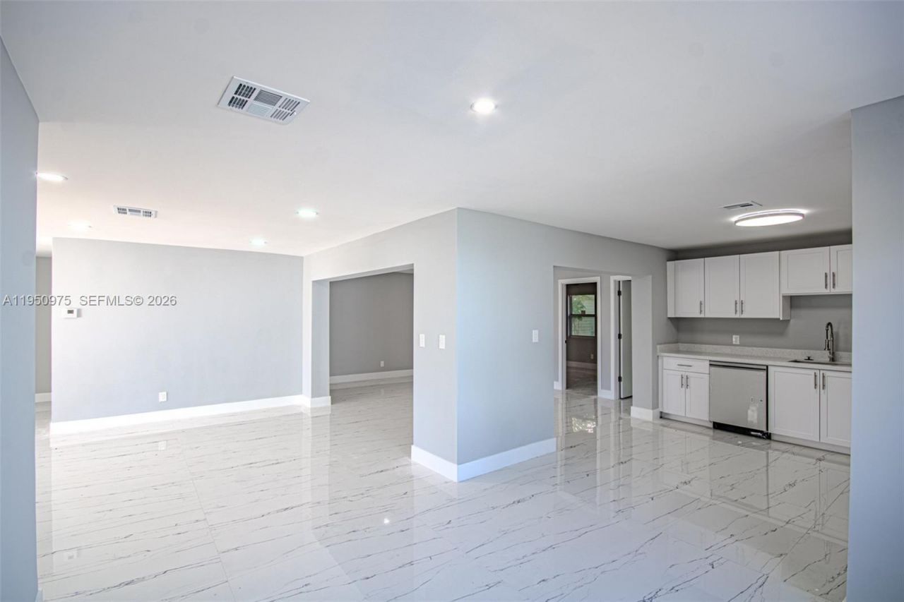 3313 NW 36th Ter, Lauderdale Lakes, FL 33309 Photo