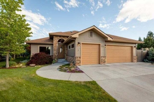 820 Quail Park Circle, Klamath Falls, OR 97601 Main Photo