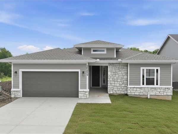 20659 Skyview Lane, Spring Hill, KS 66083