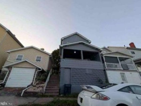 206 E WALNUT AVENUE, ALTOONA, PA 16601