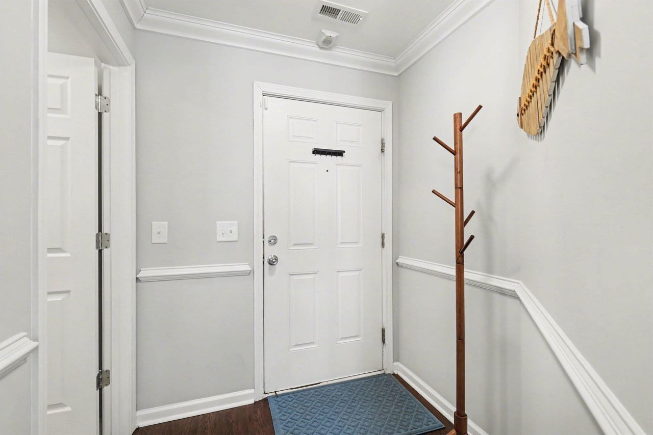 4970 Windsor Green Way Photo 4