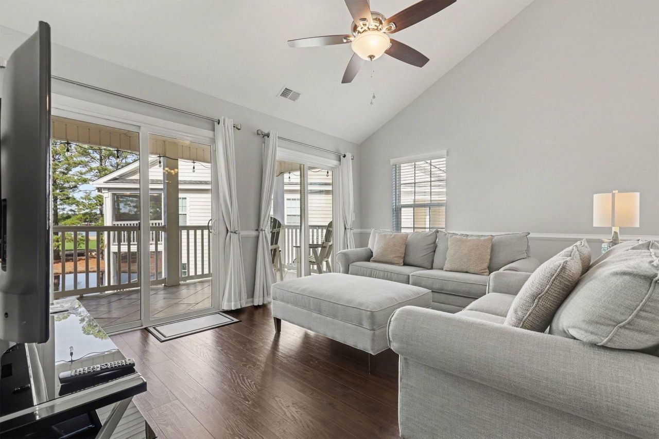 4970 Windsor Green Way Photo 7