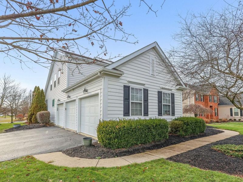 7231 Sumption Drive, New Albany, OH 43054 Photo 3