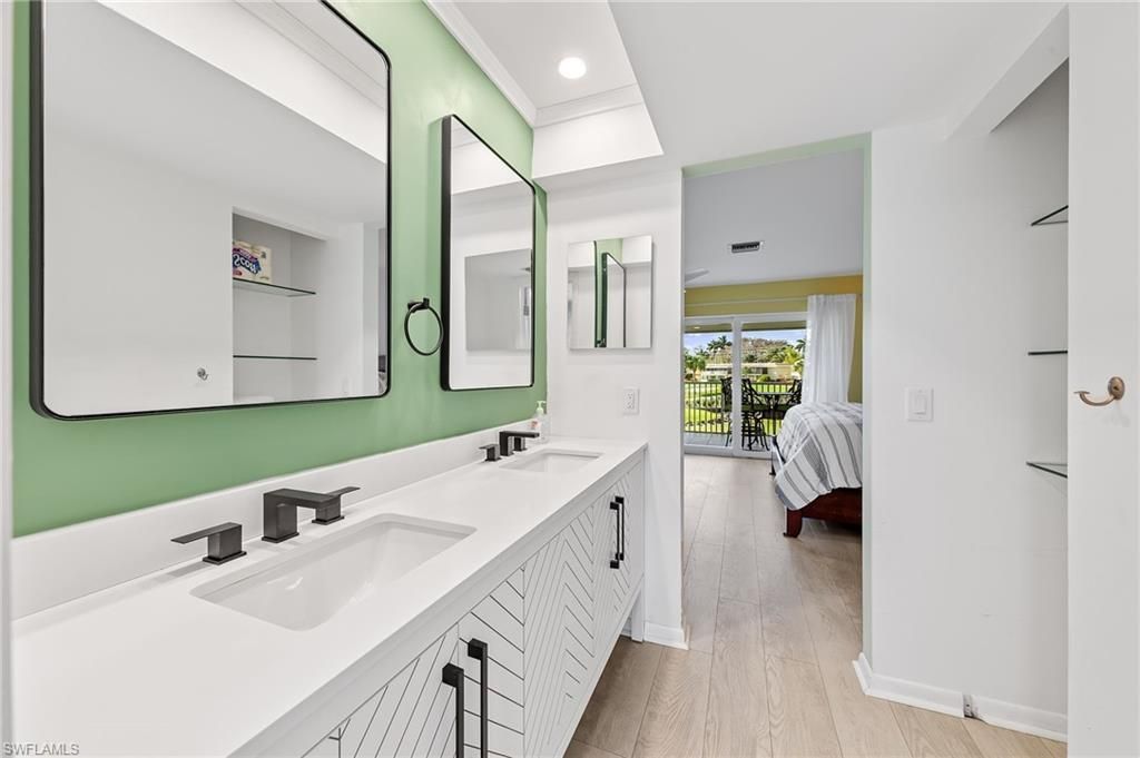378 Palm Dr, Unit 4, Naples, FL 34112 Photo