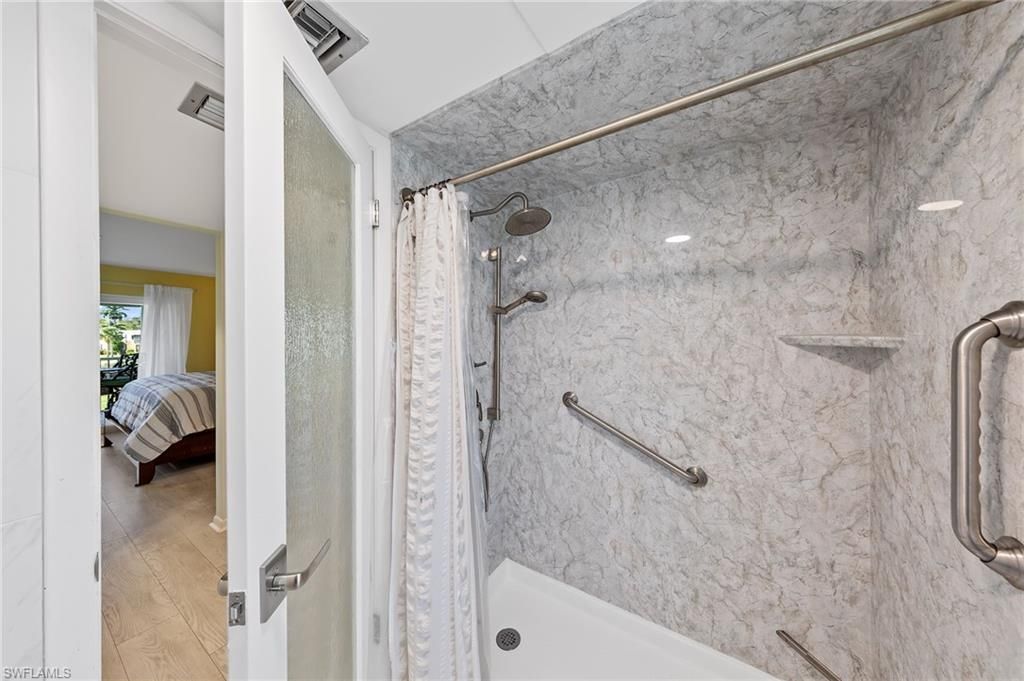 378 Palm Dr, Unit 4, Naples, FL 34112 Photo