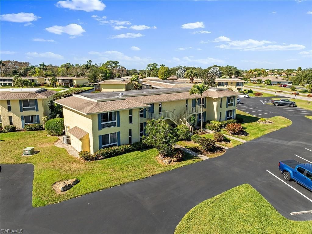 378 Palm Dr, Unit 4, Naples, FL 34112 Photo