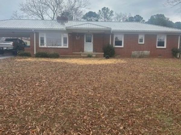 208 Oakdale Rd , Camden, TN 38320