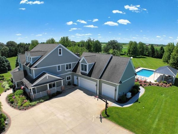 5021 Sherwood Court, Burlington, WI 53105