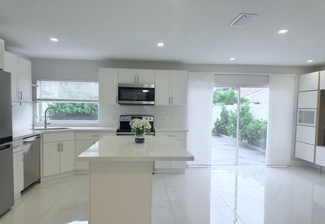 621 Lakeshore Terrace, Davie, FL 33325 Photo