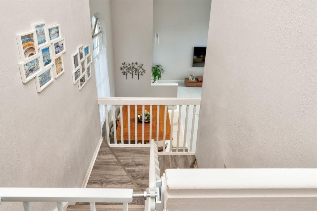 621 Lakeshore Terrace, Davie, FL 33325 Photo