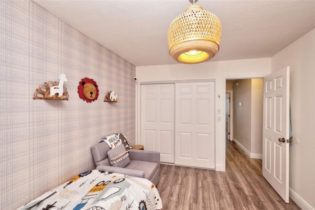 621 Lakeshore Terrace, Davie, FL 33325 Photo