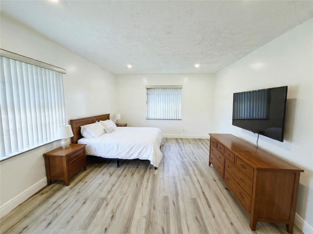 2710 Riverside Drive, Unit 201, Coral Springs, FL 33065 Photo