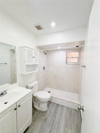 2710 Riverside Drive, Unit 201, Coral Springs, FL 33065 Photo