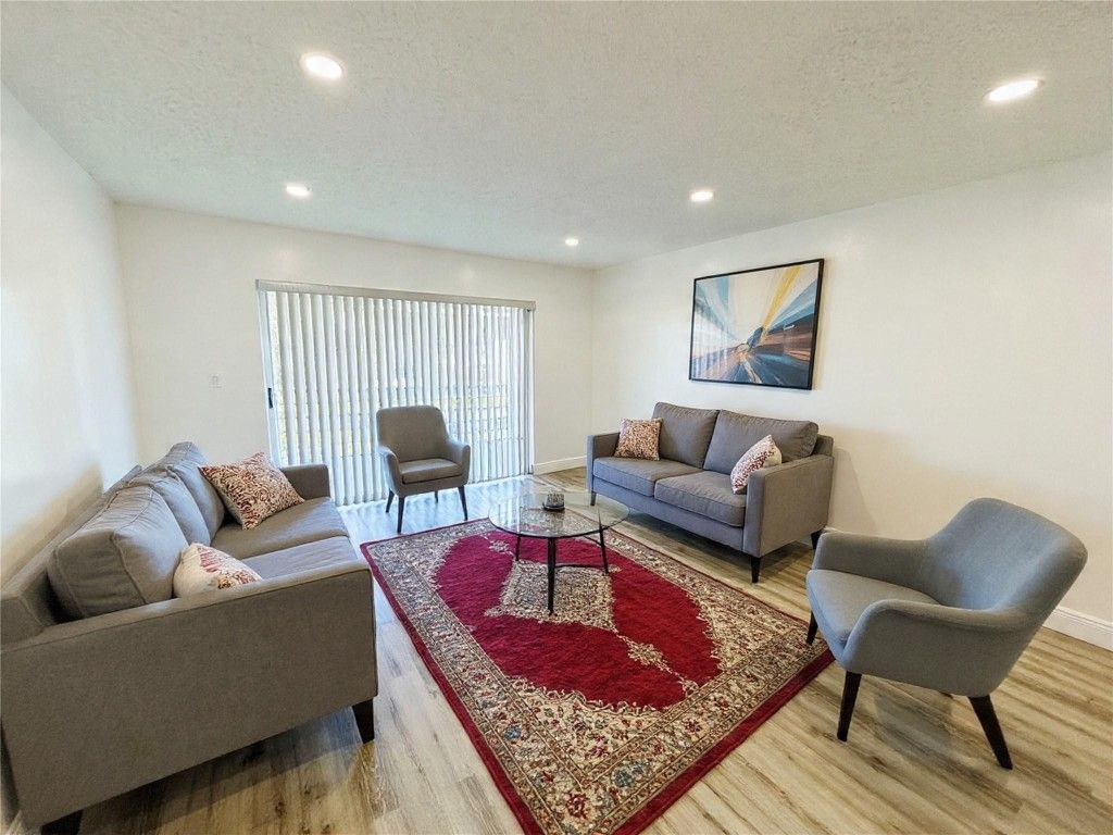 2710 Riverside Drive, Unit 201, Coral Springs, FL 33065 Photo