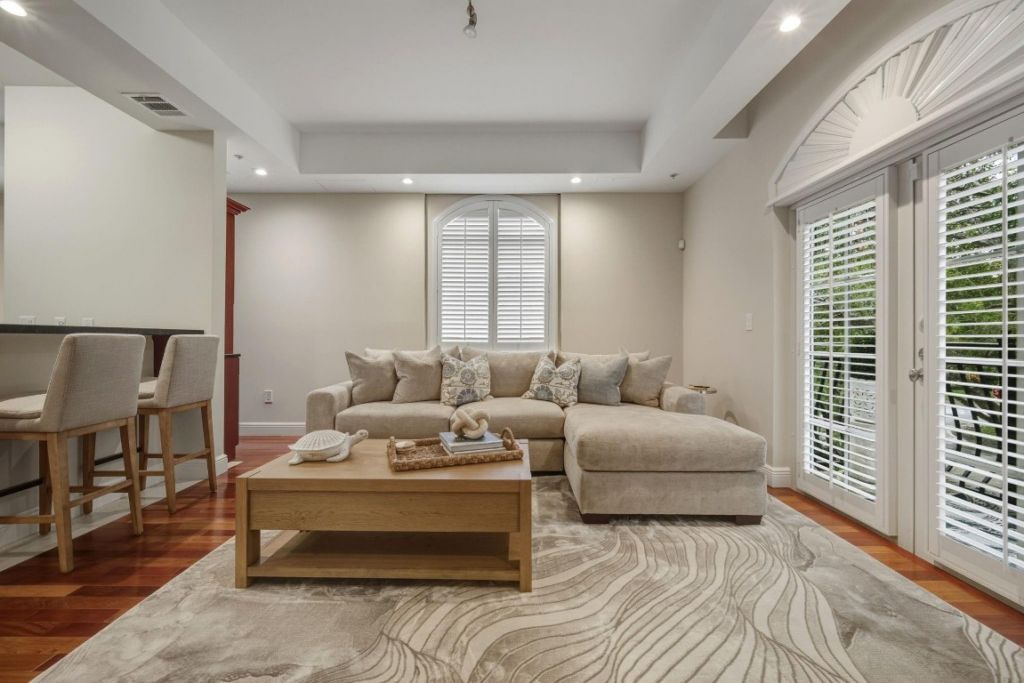 1121 Madruga Avenue, Unit 201, Coral Gables, FL 33146 Photo