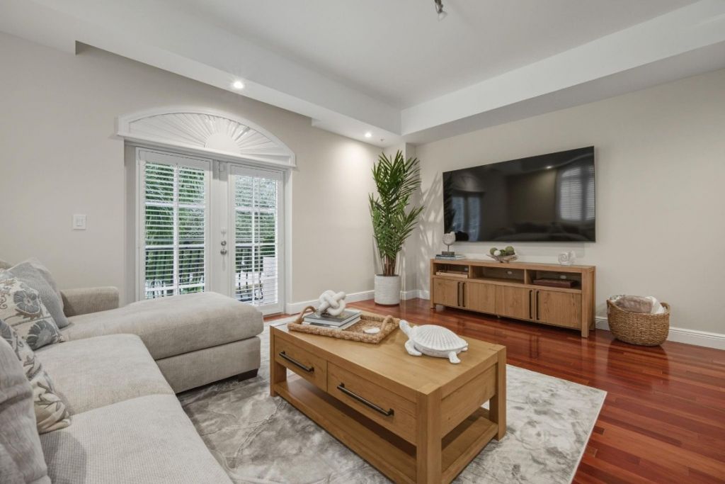 1121 Madruga Avenue, Unit 201, Coral Gables, FL 33146 Photo