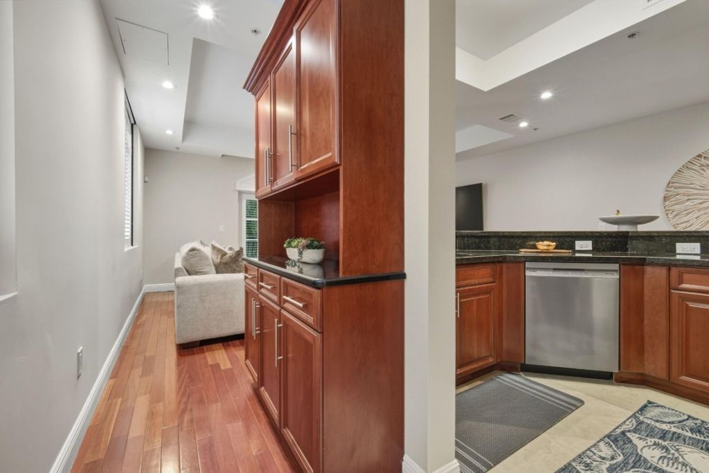 1121 Madruga Avenue, Unit 201, Coral Gables, FL 33146 Photo