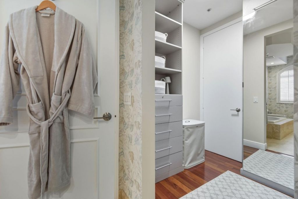 1121 Madruga Avenue, Unit 201, Coral Gables, FL 33146 Photo