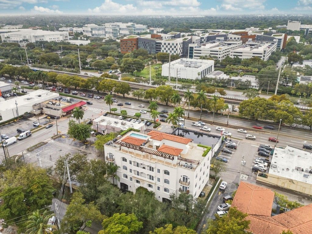 1121 Madruga Avenue, Unit 201, Coral Gables, FL 33146 Photo