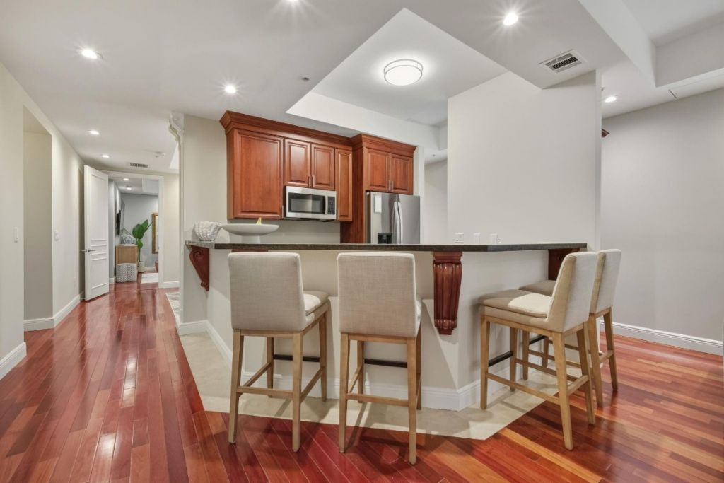 1121 Madruga Avenue, Unit 201, Coral Gables, FL 33146 Photo