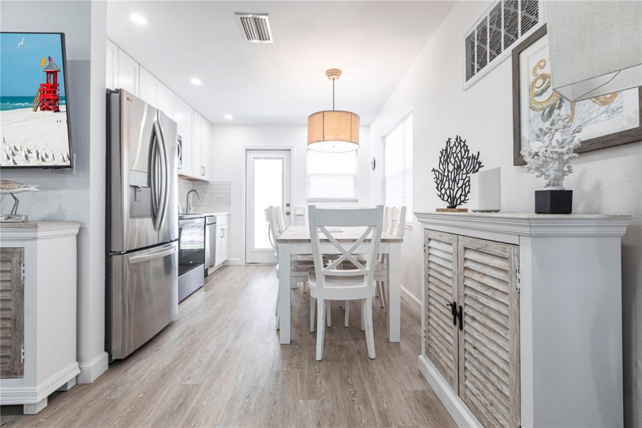 6020 Midnight Pass Road, Unit 7, Sarasota, FL 34242 Photo