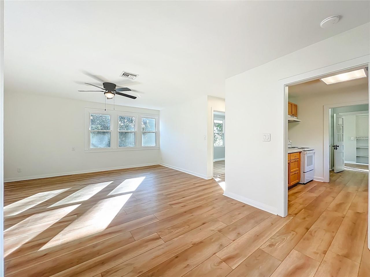 19037 Ravenswood Road, Altoona, FL 32702 Photo