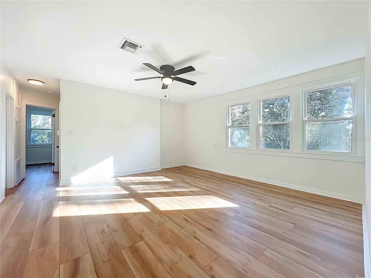 19037 Ravenswood Road, Altoona, FL 32702 Photo