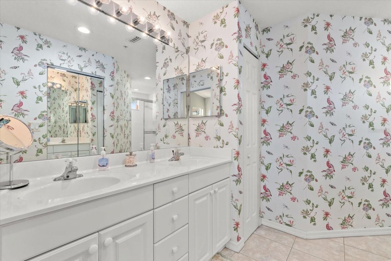 7040 Strand Circle, Unit 201, Bradenton, FL 34203 Photo