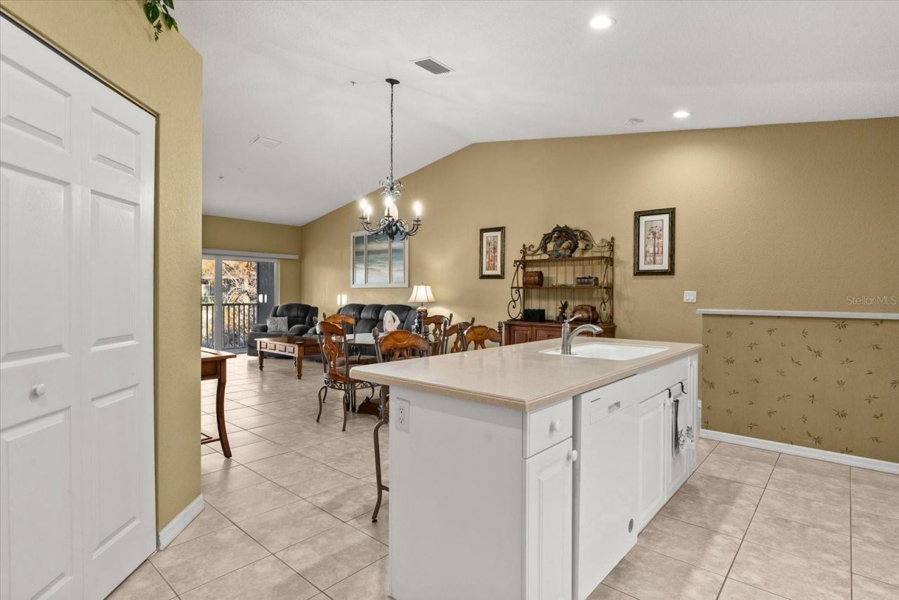 7040 Strand Circle, Unit 201, Bradenton, FL 34203 Photo