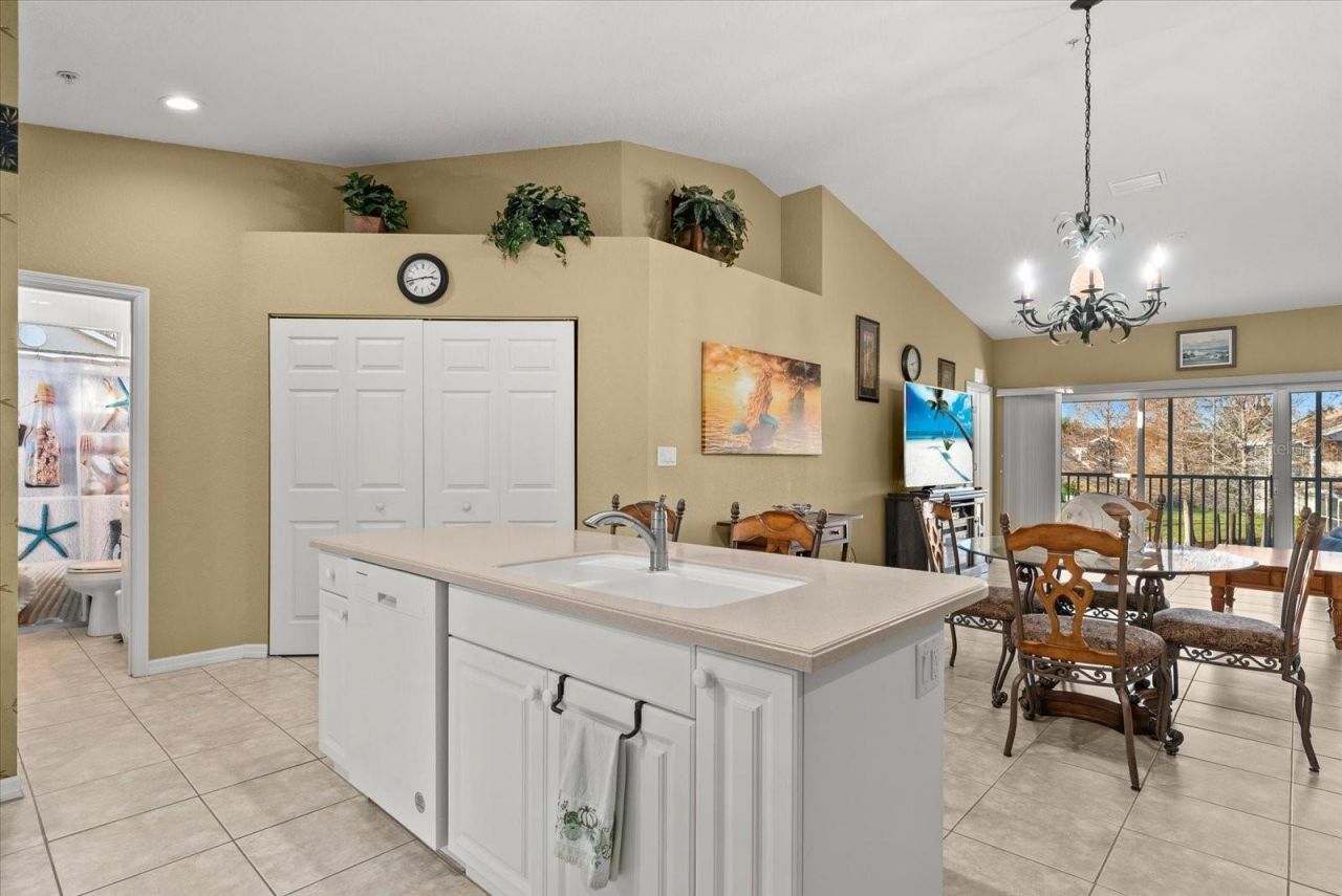 7040 Strand Circle, Unit 201, Bradenton, FL 34203 Photo