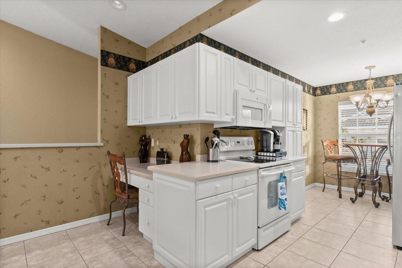 7040 Strand Circle, Unit 201, Bradenton, FL 34203 Photo