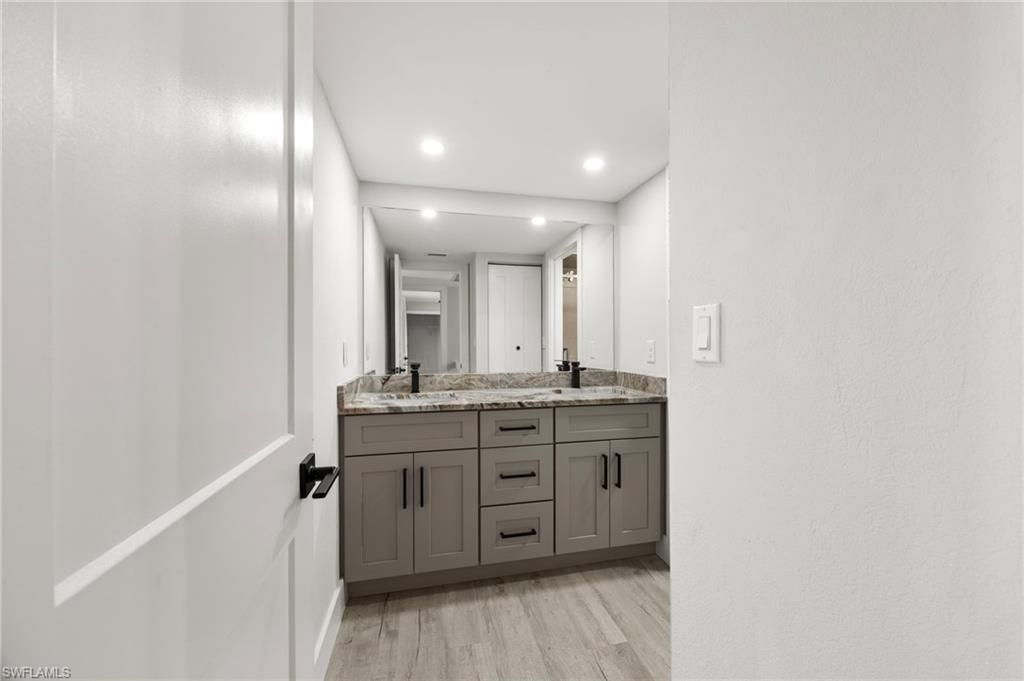 1569 Park Meadows Dr, Unit 2, Fort Myers, FL 33907 Photo