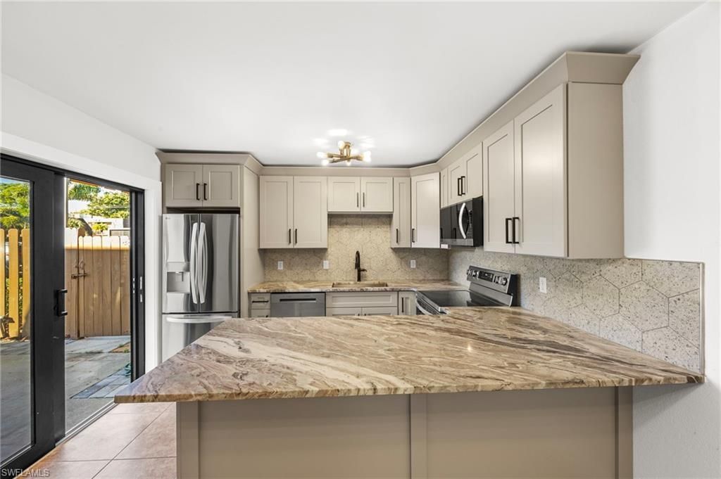1569 Park Meadows Dr, Unit 2, Fort Myers, FL 33907 Photo